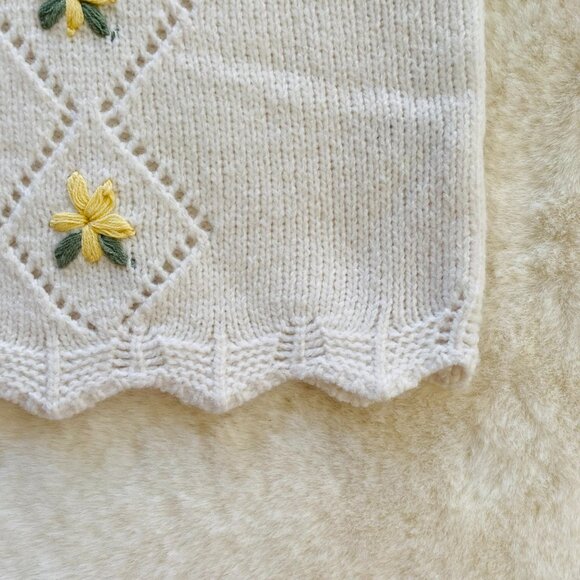 Sincerely Jules White Sweater Vest Sleeveless Sweater Flowers size Large - Picture 5 of 10